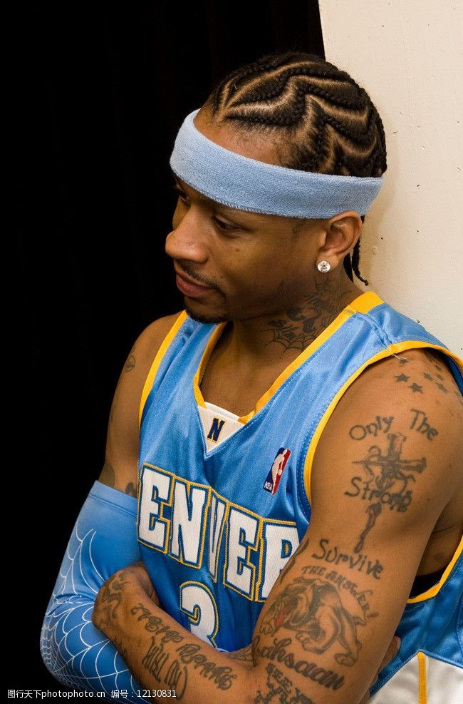 迈阿密国际vs纽约城首发：梅西领衔，苏亚雷斯替补（迈阿密国际对阵纽约城首发出炉：梅西率队出战，苏亚雷斯坐镇替补席）