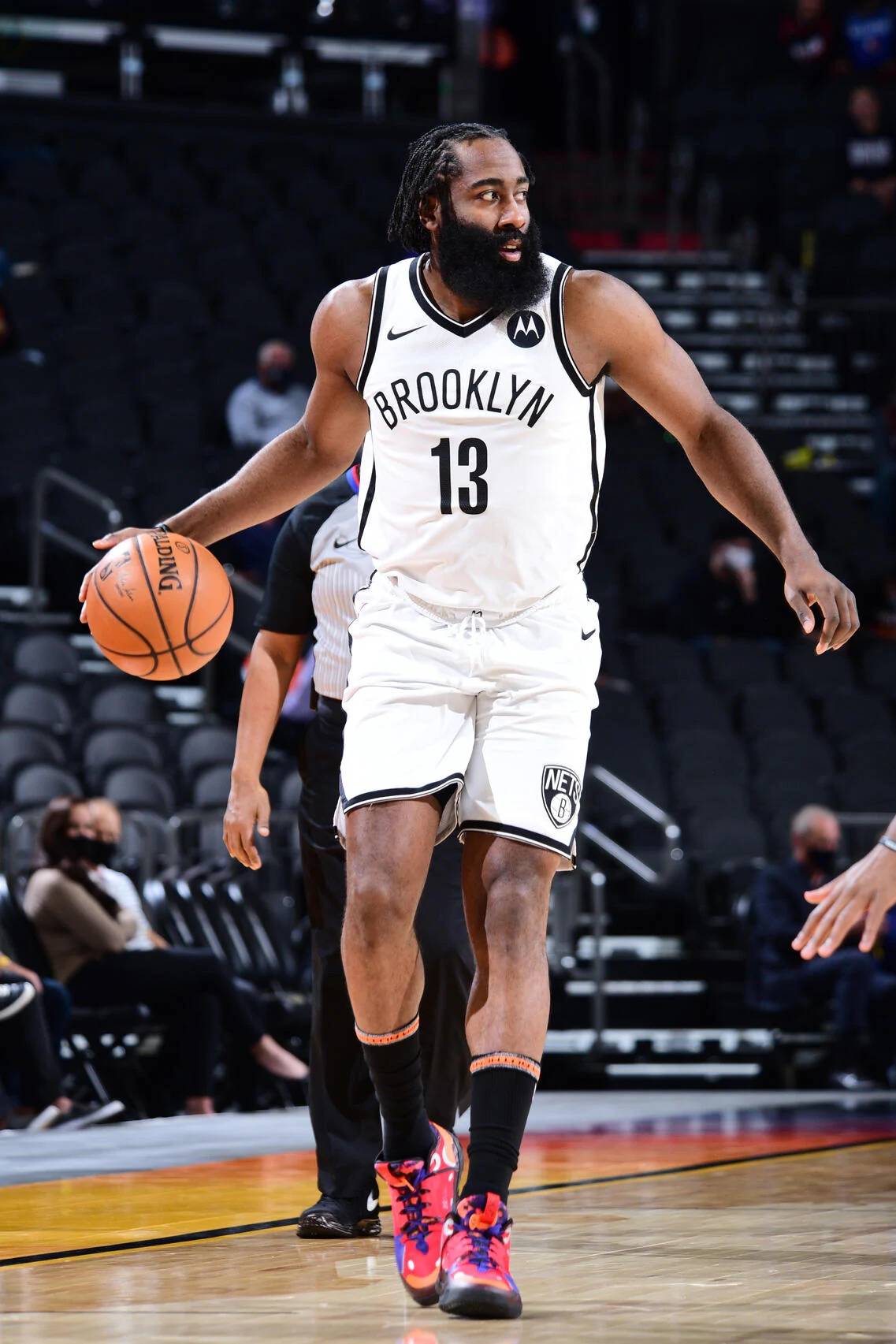 葡萄牙11月大名单：C罗领衔，菲利克斯、莱奥、B费在列（葡萄牙公布11月国家队名单：C罗领衔，菲利克斯、莱奥、B费入选）