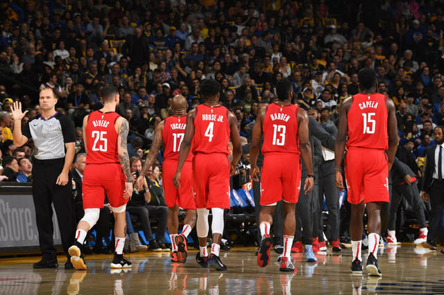 英超前瞻：热刺盼摆脱主场虫形象，曼联做客欲报4杀之仇（英超前瞻：热刺力求摘掉“主场虫”帽子，曼联客场誓雪“四杀”之仇）