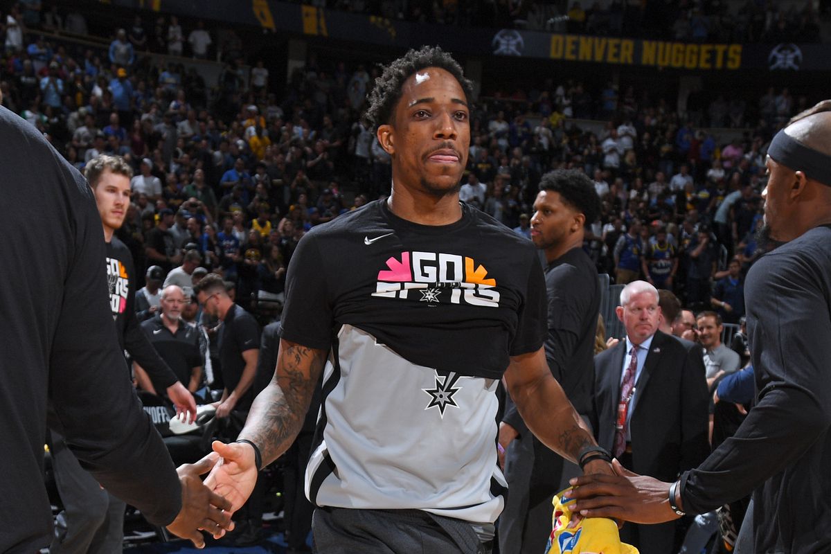 3C：退役三天前我和莱万说不想再为任何球队踢球，除非是巴萨（3C：退役前三天我告诉莱万：除非巴萨，否则不再为任何球队出场）