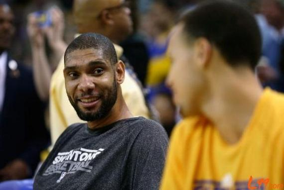 半场：拜仁2-2弗赖堡，卡尔、奥利塞分别传射，铃木唯人进球（半场战报：拜仁2-2弗赖堡，卡尔与奥利塞各传一射，铃木唯人破门）