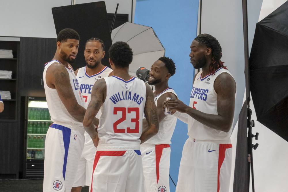 巴萨客战切尔西大名单：拉什福德复出，佩德里继续缺阵（巴萨做客切尔西名单出炉：拉什福德回归，佩德里继续缺席）