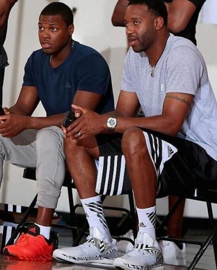 布莱顿主帅：球队有能力击败利物浦，萨拉赫是否出场影响不大（布莱顿主帅：有信心击败利物浦，萨拉赫出不出战影响有限）