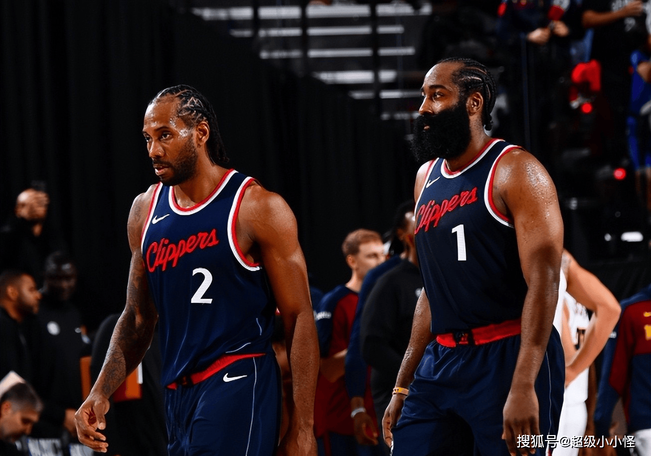 米体：国米想让邓弗里斯在意超杯半决赛对阵博洛尼亚时复出（米兰体育报：国米盼邓弗里斯赶上意超杯半决赛战博洛尼亚）